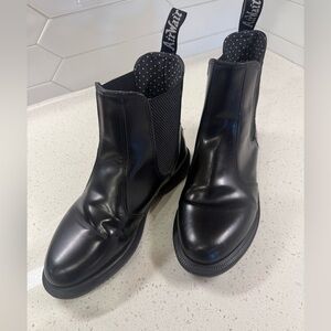 Dr. Martens Flora Smooth Leather Chelsea Boots Women’s Size 8